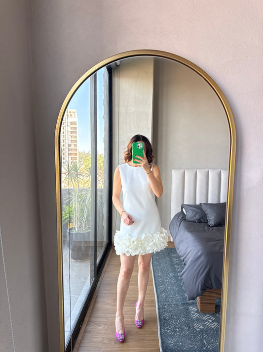 Vestido corto detalle bastilla