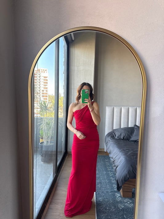 Vestido maxi strapless con detalle tela cuello rojo