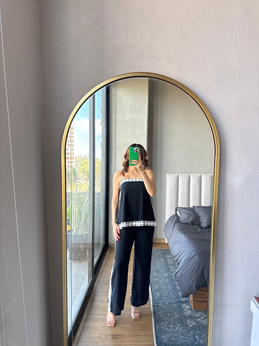 Set blusa y pantalón con detalle crochet