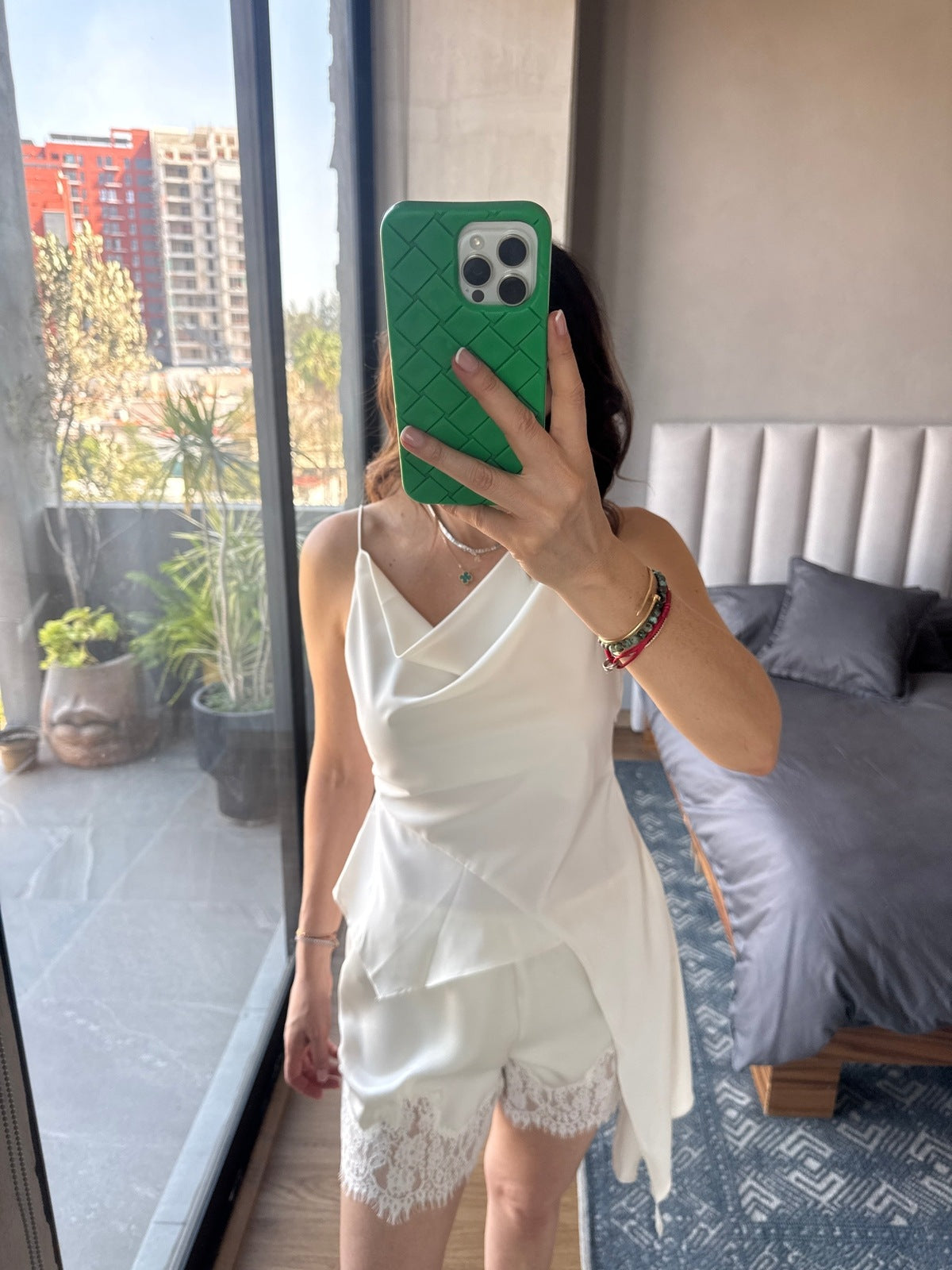 Blusa tirantes asimétrica crema