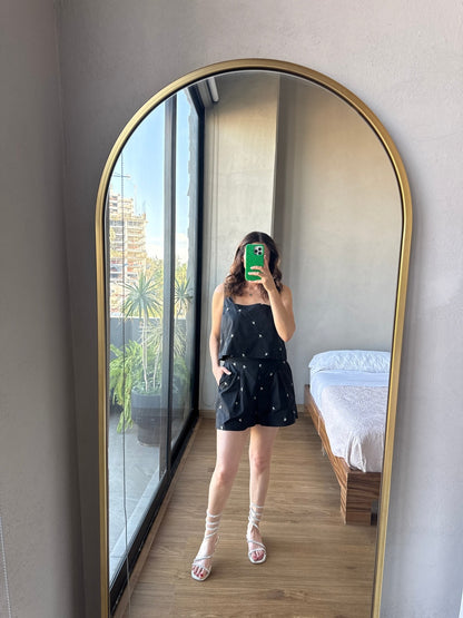 Set blusa y short negros con flores