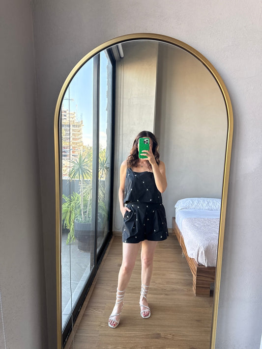 Set blusa y short negros con flores