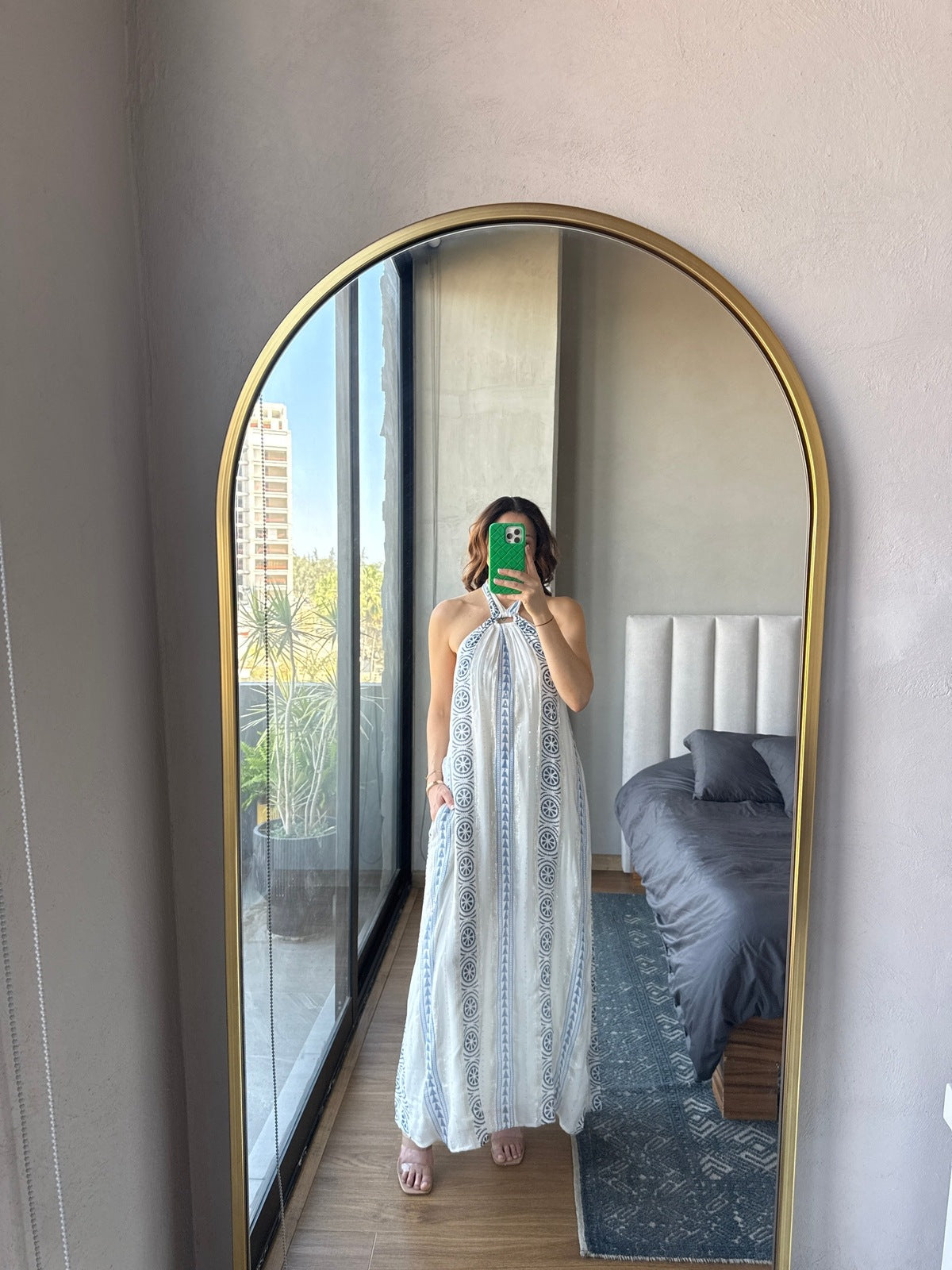Vestido halter tela bordada