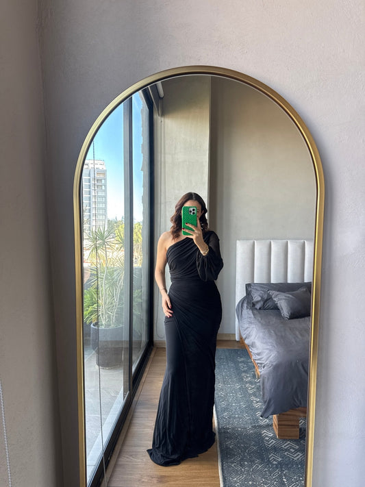 Vestido maxi one shoulder manga larga negro