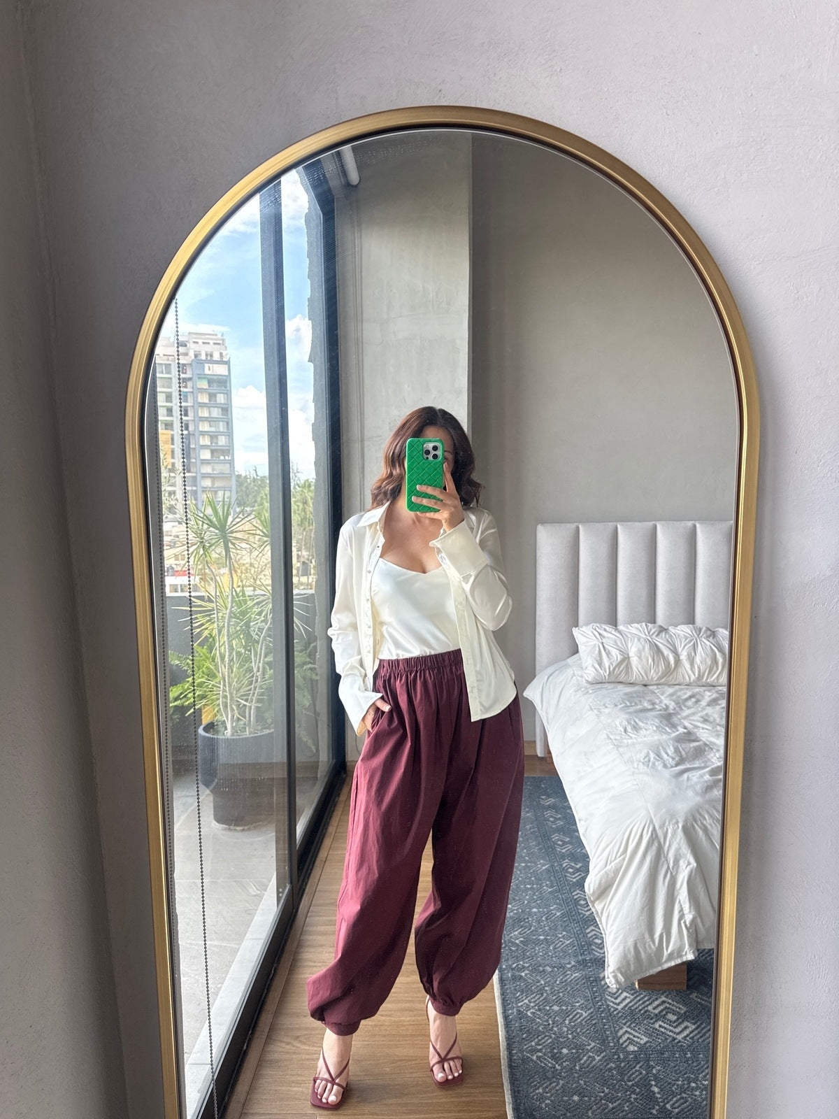 Blusa satín doble crema