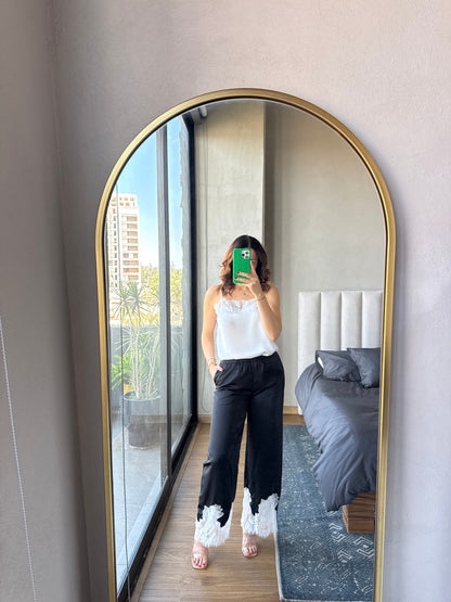 Pantalón satín con lace negro