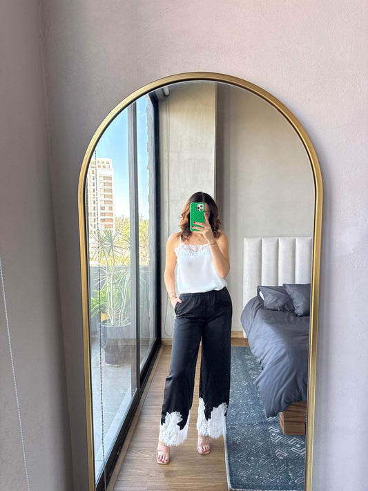 Pantalón satín con lace negro