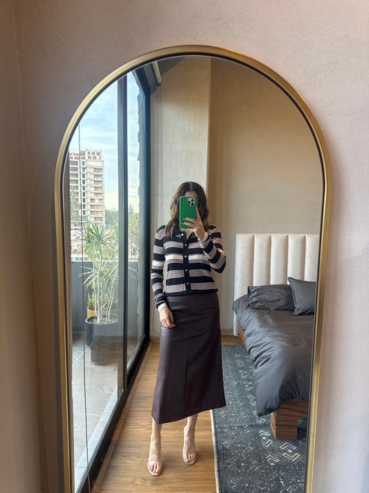 Falda midi tipo piel tinta