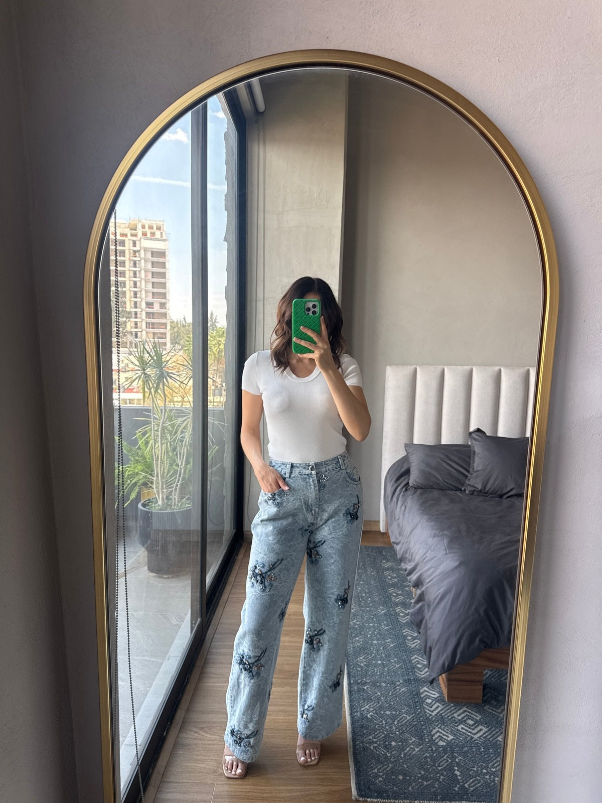Set chamarra y pantalón denim con bordado