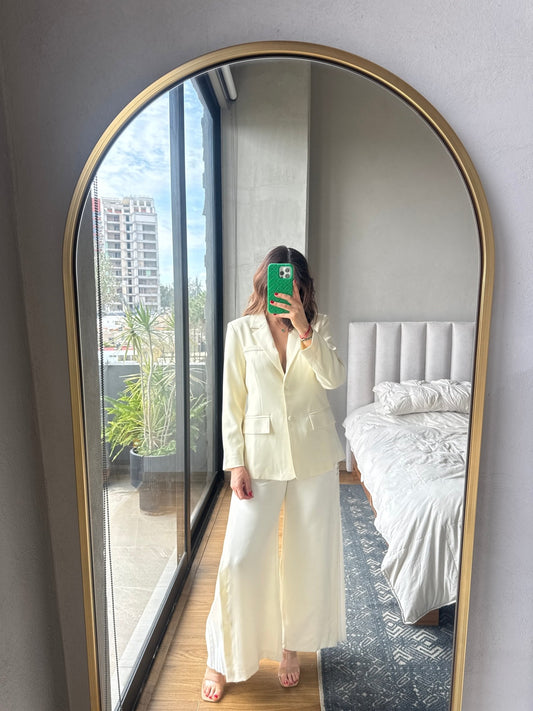 Blazer con escote en espalda baby yellow