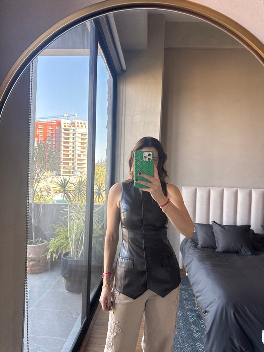 Chaleco botones tipo piel café