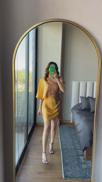 Vestido corto one shoulder tonos amarillos