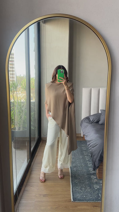 Blusa asimétrica camel