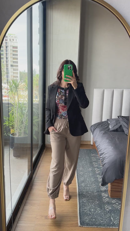Pantalón jogger beige