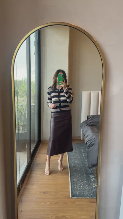 Falda midi tipo piel tinta