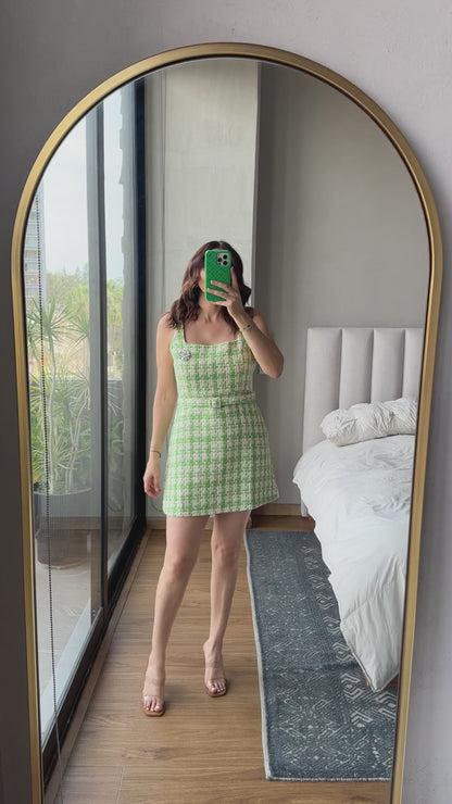 Vestido tweed con cintura y aplicación piedras verde