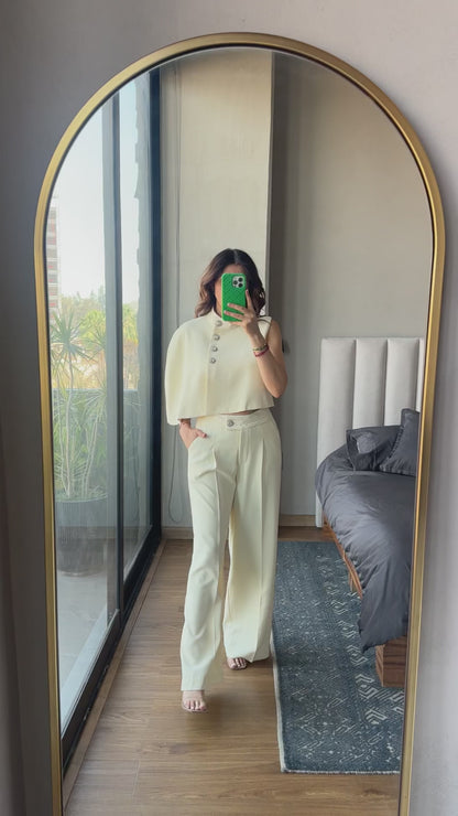 Set capa one shoulder y pantalón butter yellow