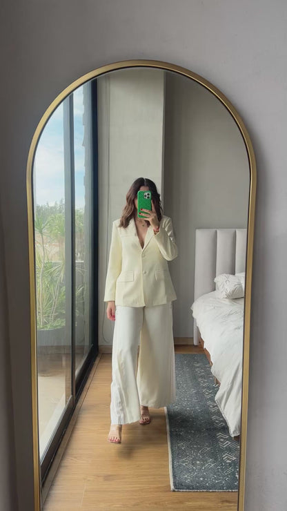 Pantalón con detalle plisado lateral ivory