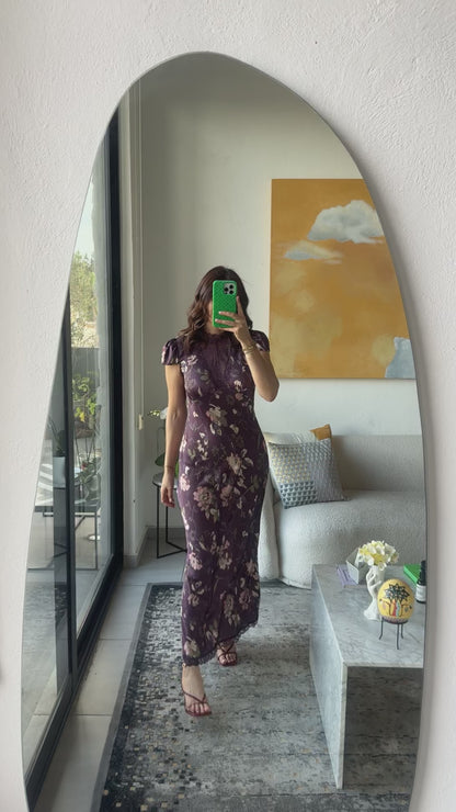 Vestido maxi cuello V con lace satín
