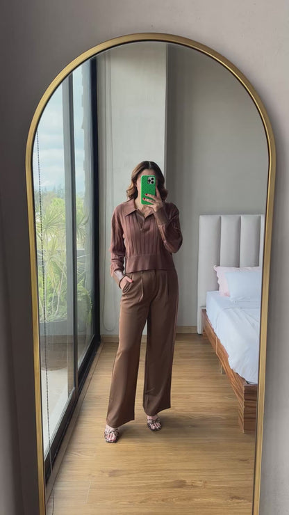 Blusa tejida con cuello tipo piel café