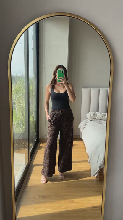 Pantalón con jareta y resorte en cintura animal print 4.4