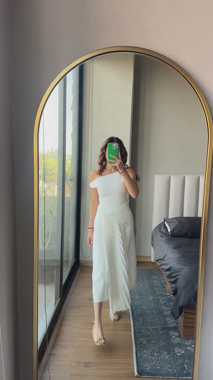 Vestido midi one shoulder blanco