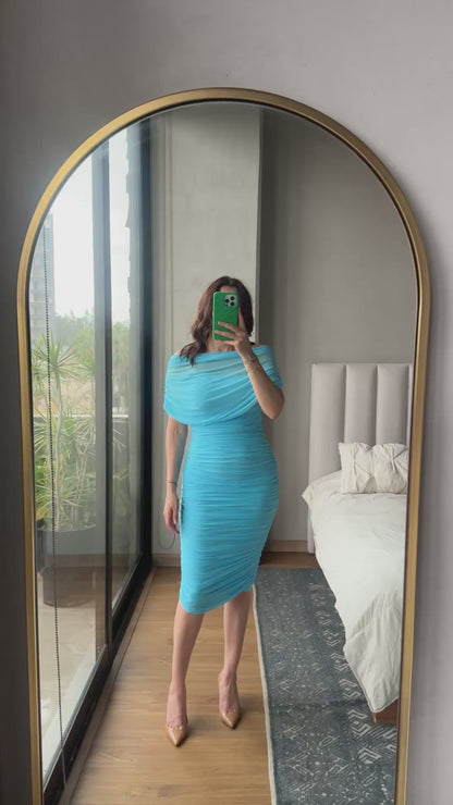 Vestido midi off shoulder baby blue