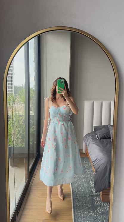 Vestido midi baby blue con flores