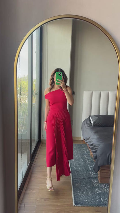 Vestido midi one shoulder rojo