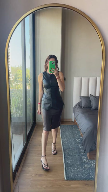 Chaleco botones tipo piel negro