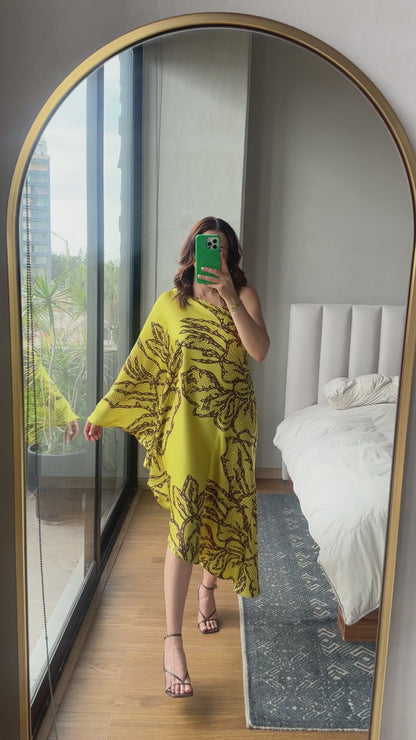 Vestido one shoulder amarillo con print café