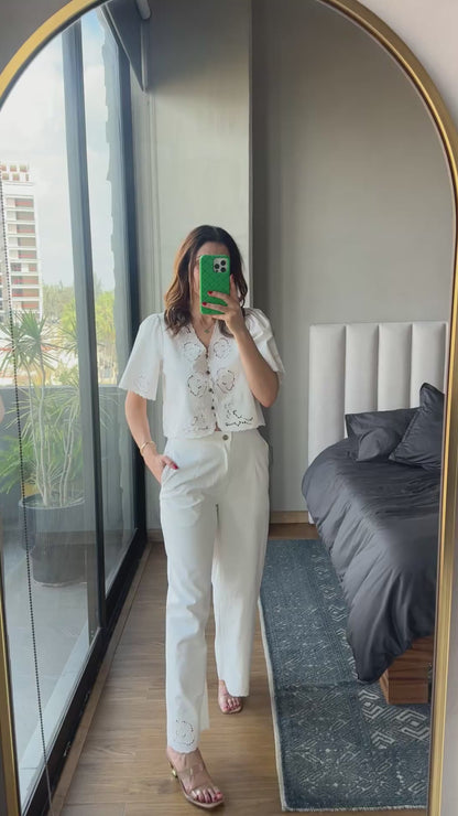 Set blusa y pantalón blanco detalle laser