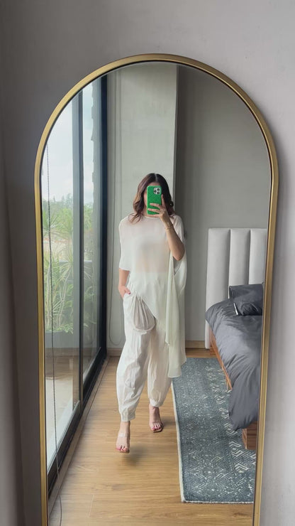 Blusa capa asimétrica crema