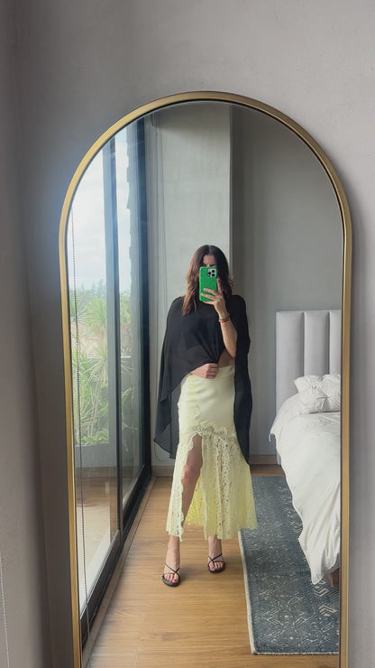 Falda satín con lace amarilla