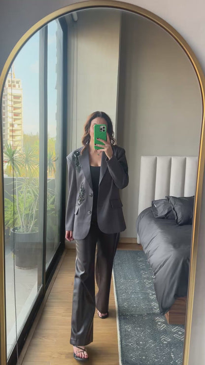 Pantalón tipo piel café