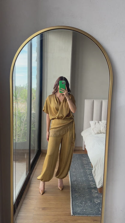 Jumpsuit satín con mascada fringe limón