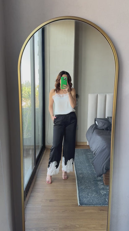 Pantalón satín con lace negro