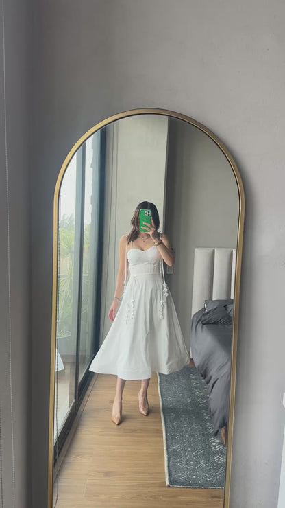 Vestido midi tirantes con detalle blanco