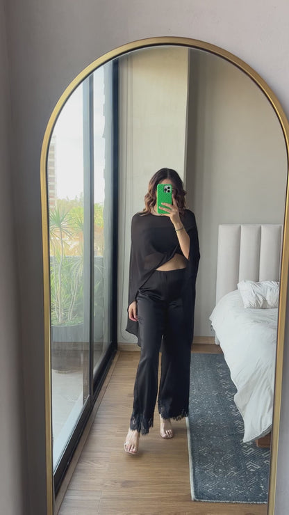 Pantalón satinado con lace negro